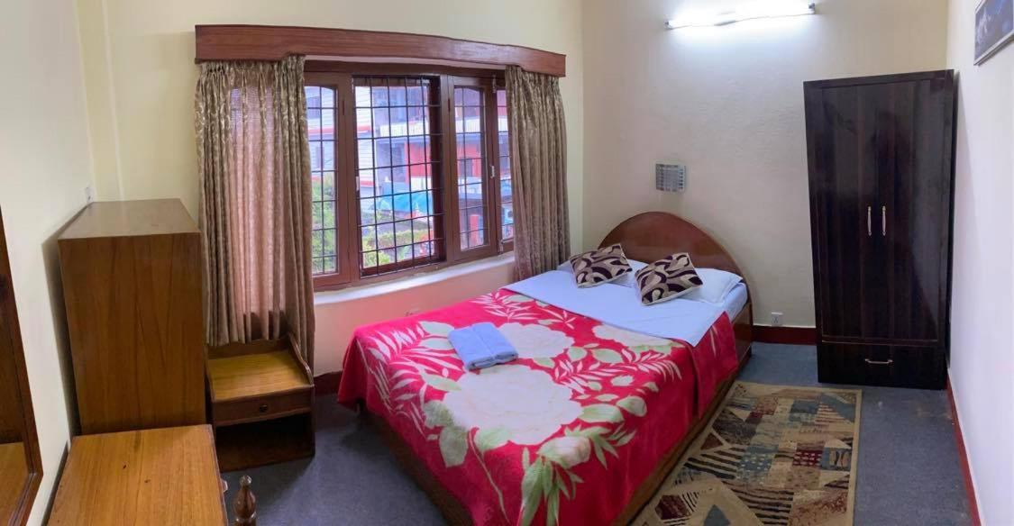 Hotel Blue Magnet Pokhara Dış mekan fotoğraf