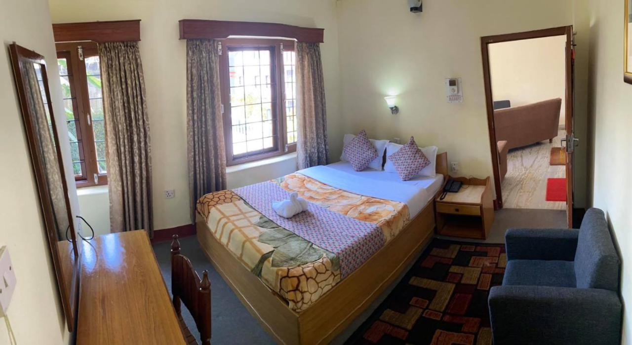 Hotel Blue Magnet Pokhara Dış mekan fotoğraf