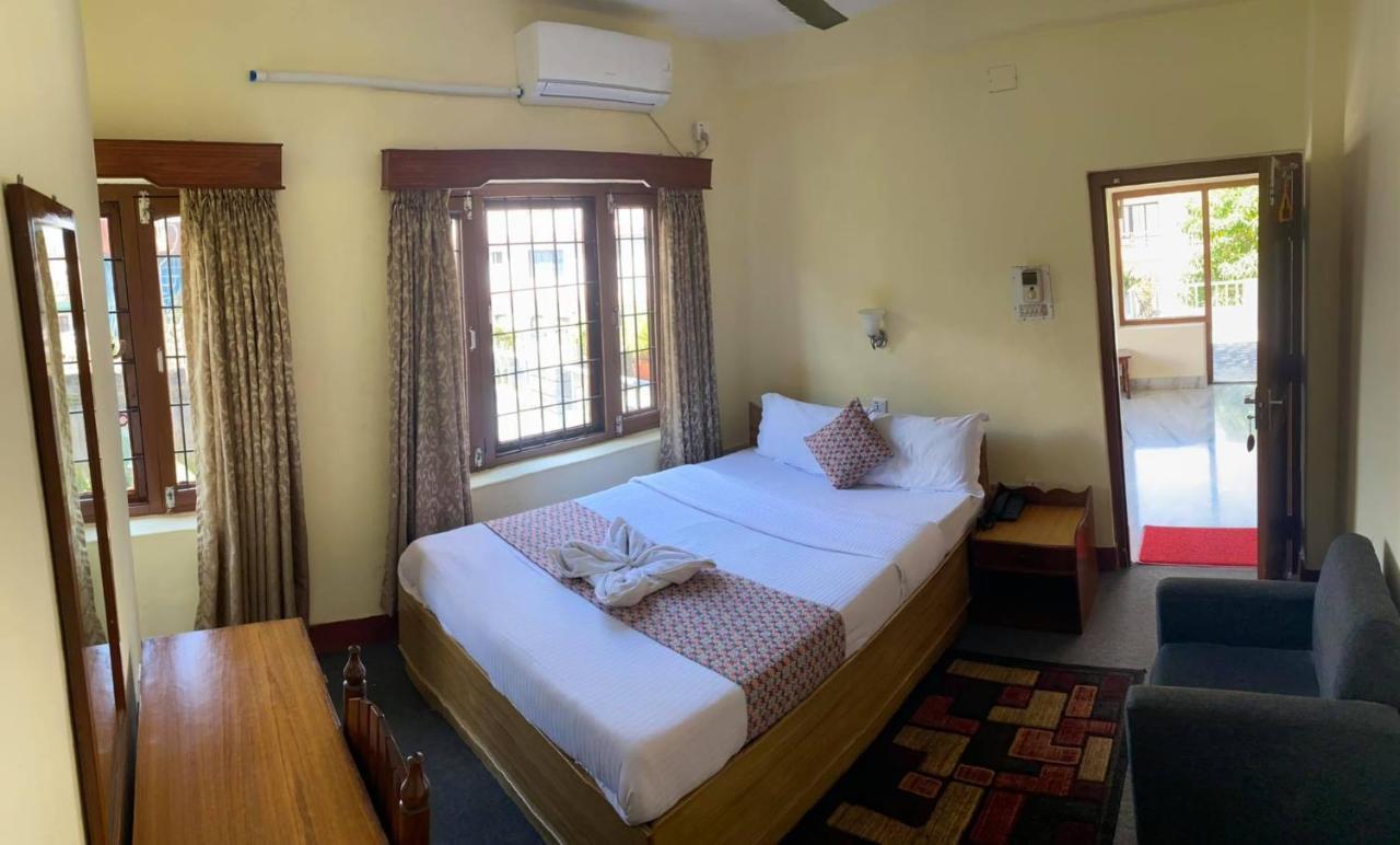 Hotel Blue Magnet Pokhara Dış mekan fotoğraf