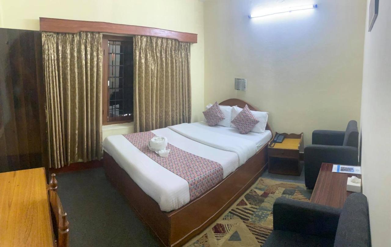 Hotel Blue Magnet Pokhara Dış mekan fotoğraf