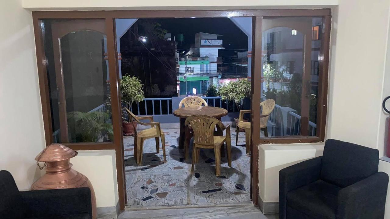 Hotel Blue Magnet Pokhara Dış mekan fotoğraf
